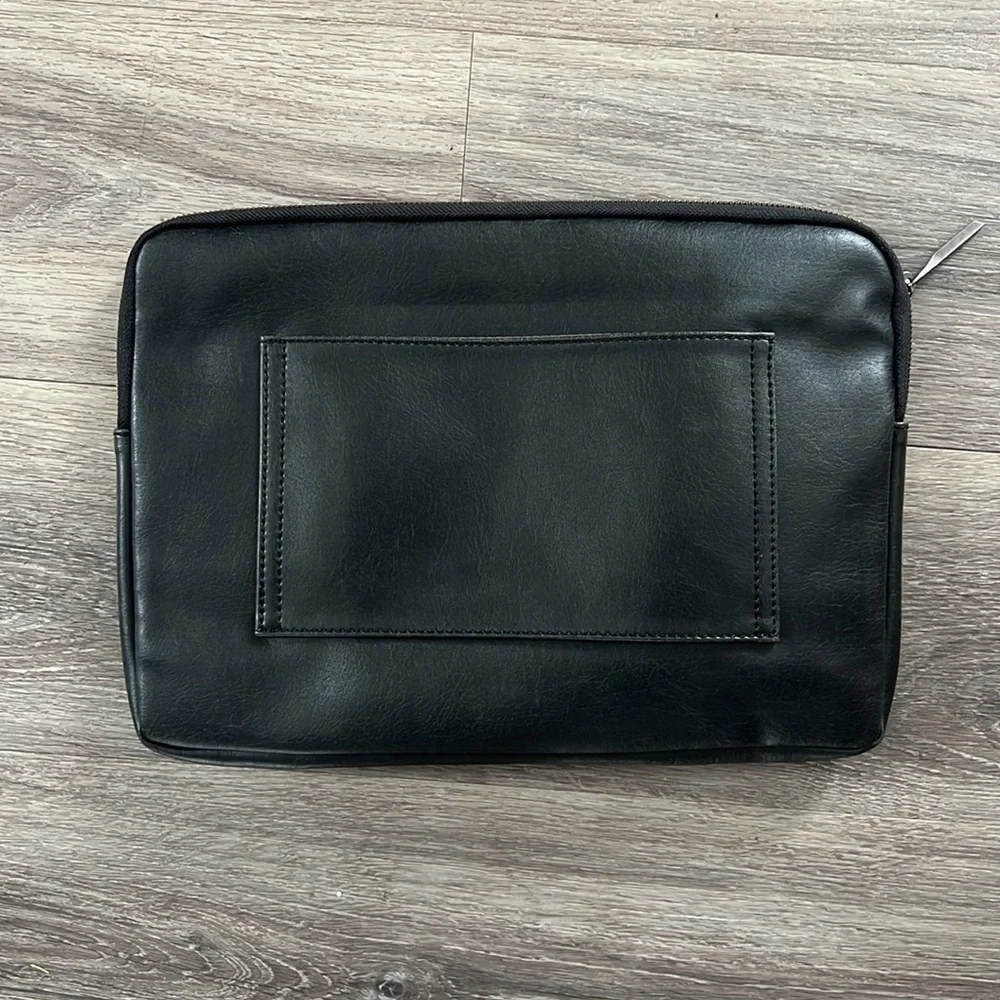 Matt and Nat Black Laptop Sleeve 15 Inch Vegan Padded Tablet